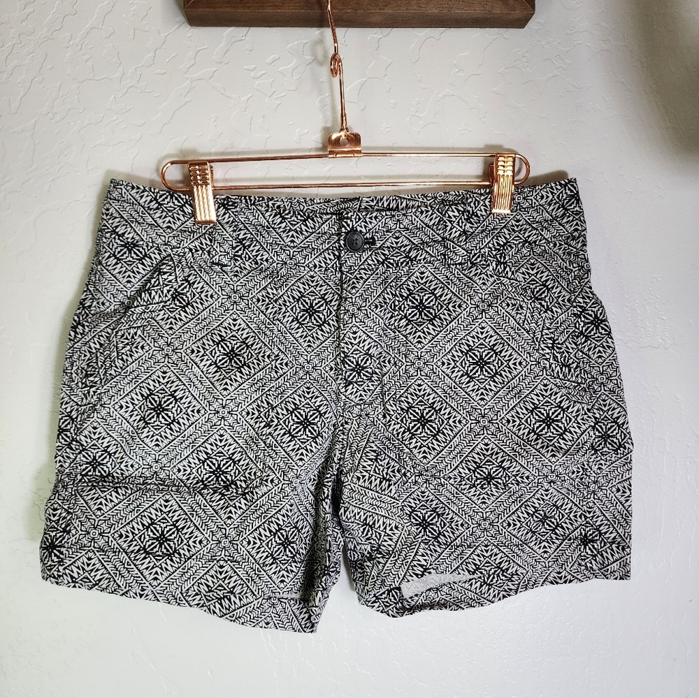 Banana Republic Black Chino‎ Shorts Size 2